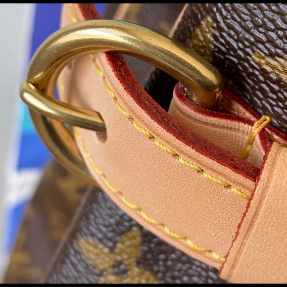 Louis Vuitton Vertical Batignolle MM - Picture 3 of 7